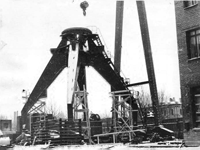 ПОСМОТРЕТЬ ФОТОГРАФИЮ | Монтаж крейферно-конвейерного крана-погружателя, предназначенного для выгрузки сыпучих материалов Монтаж крейферно-конвейерного крана-погружателя, предназначенного для выгрузки сыпучих материалов